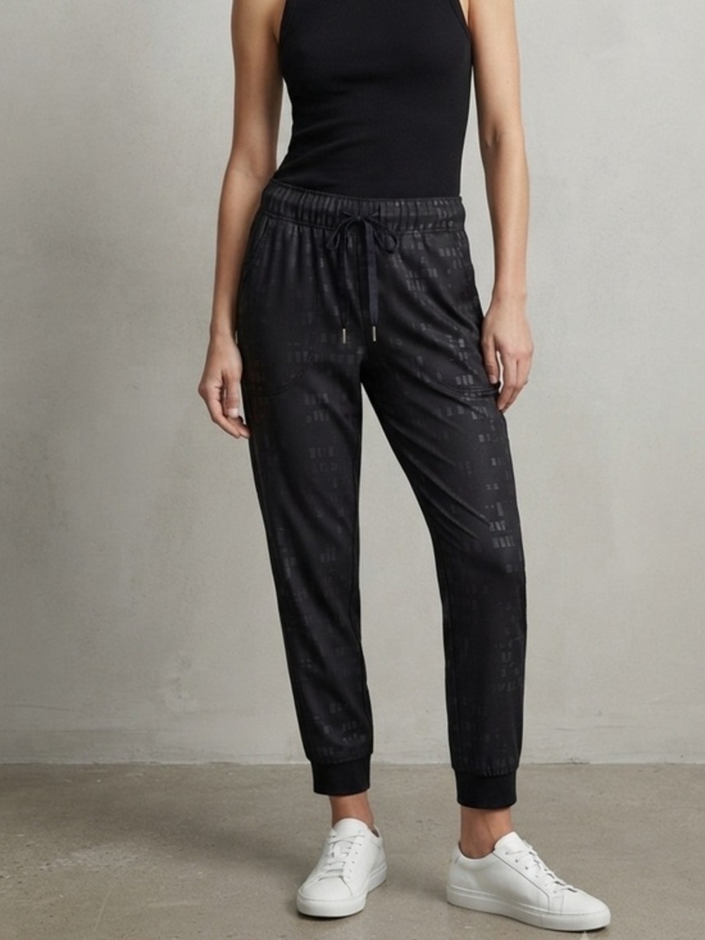 New Nicole Miller Black Midrise Polyester Pattern Cropped Joggers Pants Small